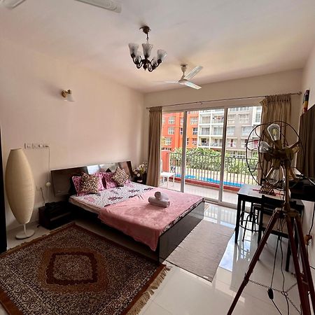 Good Stay Pool View Premium Studio Apartment 206 Dabolim Bagian luar foto