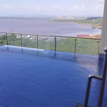 Good Stay Pool View Premium Studio Apartment 206 Dabolim Bagian luar foto