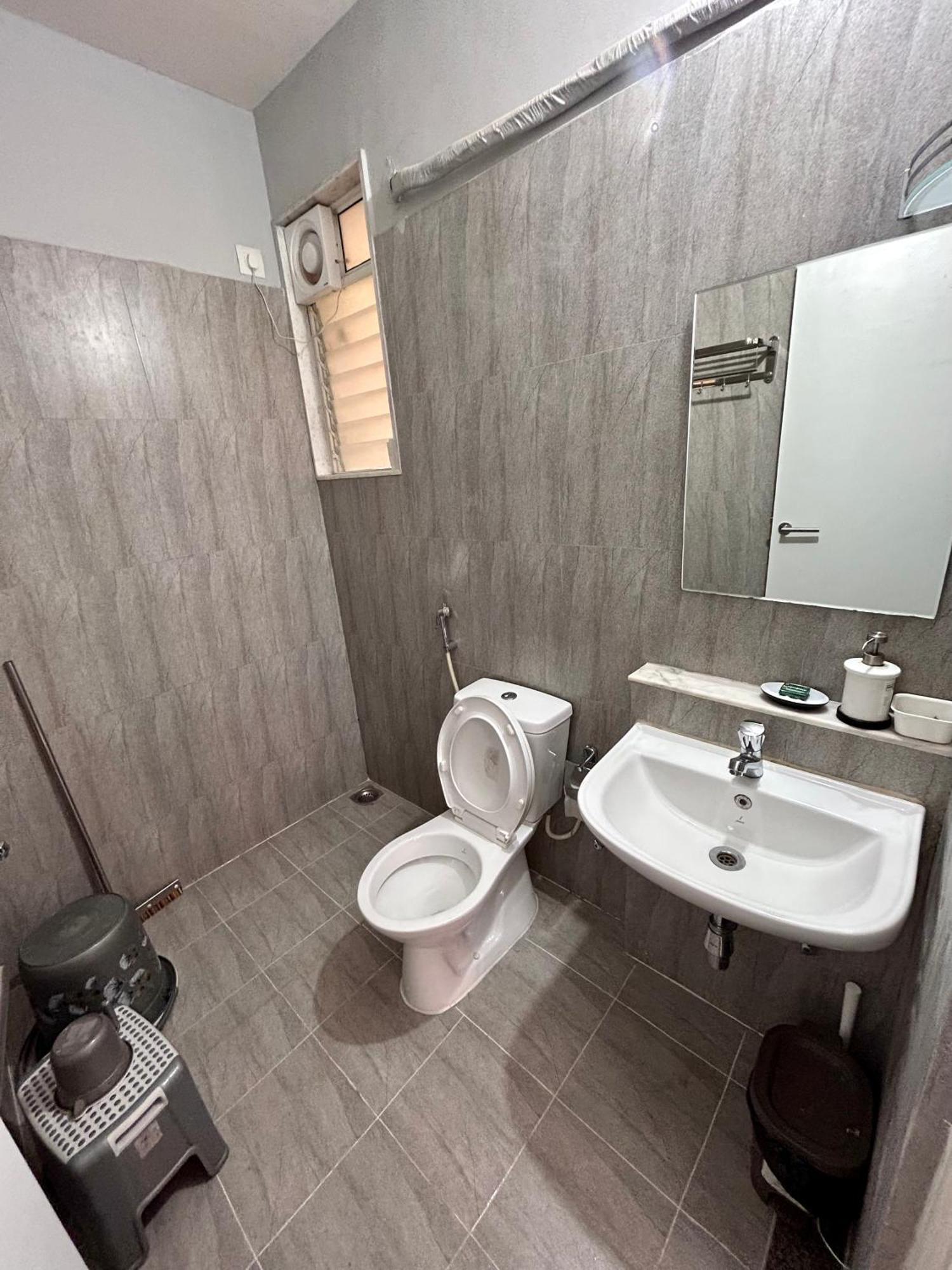 Good Stay Pool View Premium Studio Apartment 206 Dabolim Bagian luar foto
