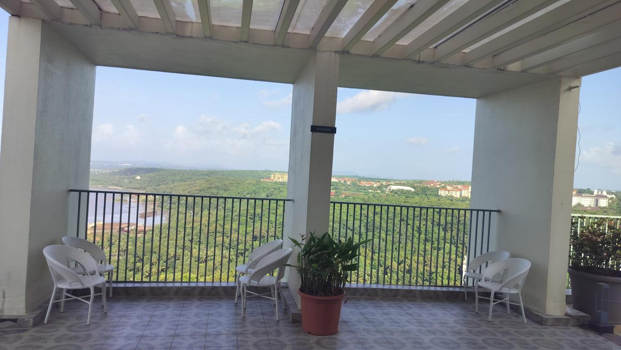 Good Stay Pool View Premium Studio Apartment 206 Dabolim Bagian luar foto